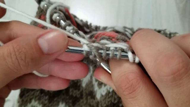 One handed colorwork: catch your dominant color смотреть онлайн