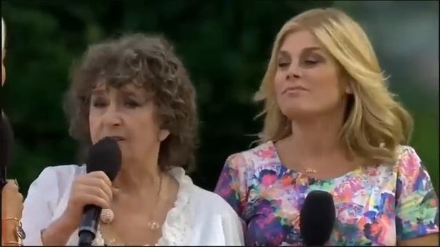 Pernilla Wahlgren & Siw Malmkvist hyllar Pippi Långstrump 70 år (Allsång på Skansen 2015) смотреть онлайн