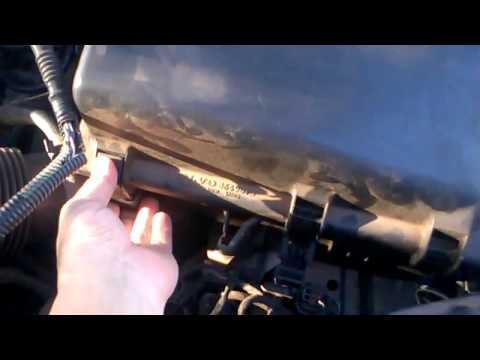 How to change an air filter in a Volvo смотреть онлайн