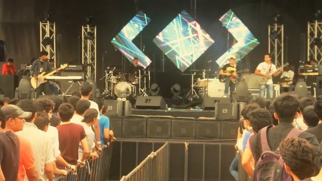 Nagin The Cobra Lady-Between Recess Cover Live смотреть онлайн