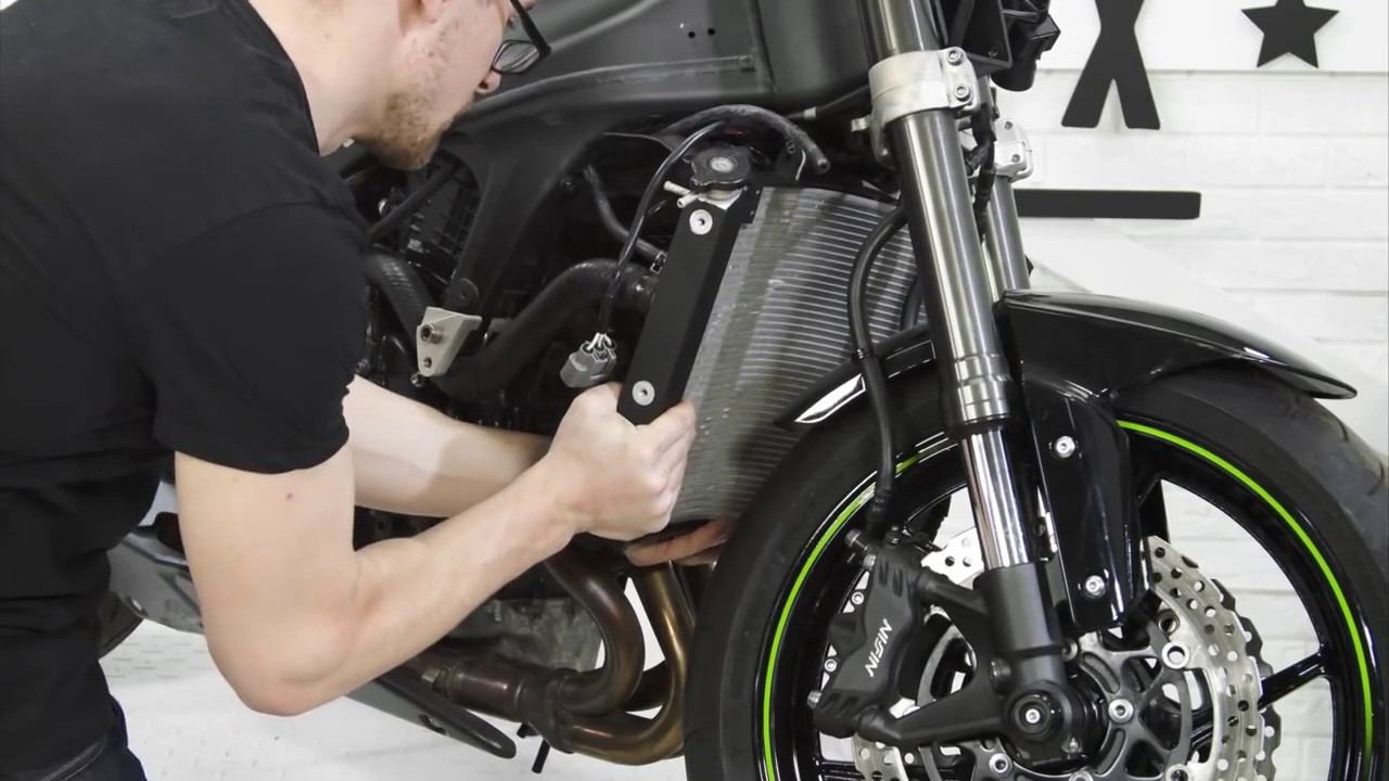 Radiator Cage Installation ZX6R 09 смотреть онлайн
