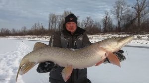 Первый лёд в сибирской глубинке.