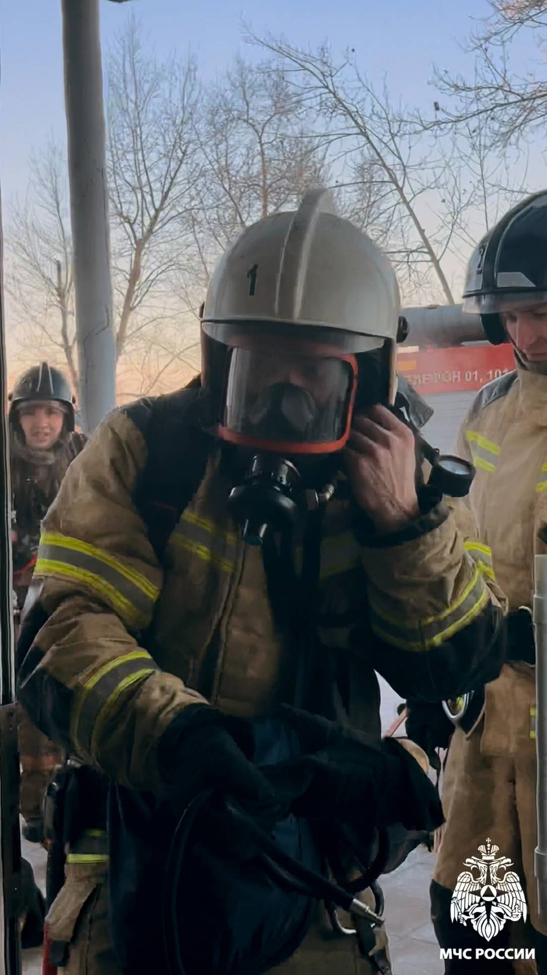 В Улан-Удэ «тушили» возгорание в концертно-театральном центре «Феникс» смотреть онлайн