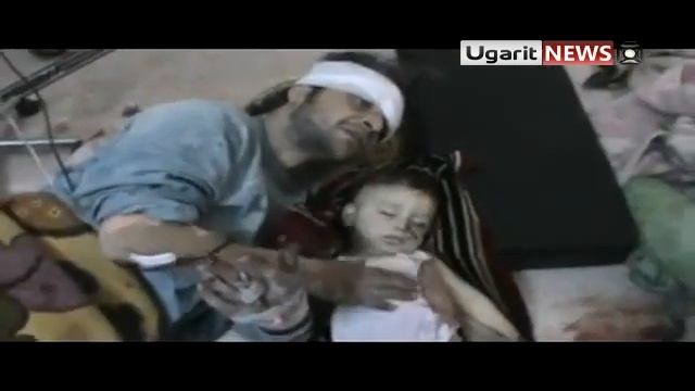 18+ Baba Amr, Homs: Severely injured father grieves over dead son смотреть онлайн