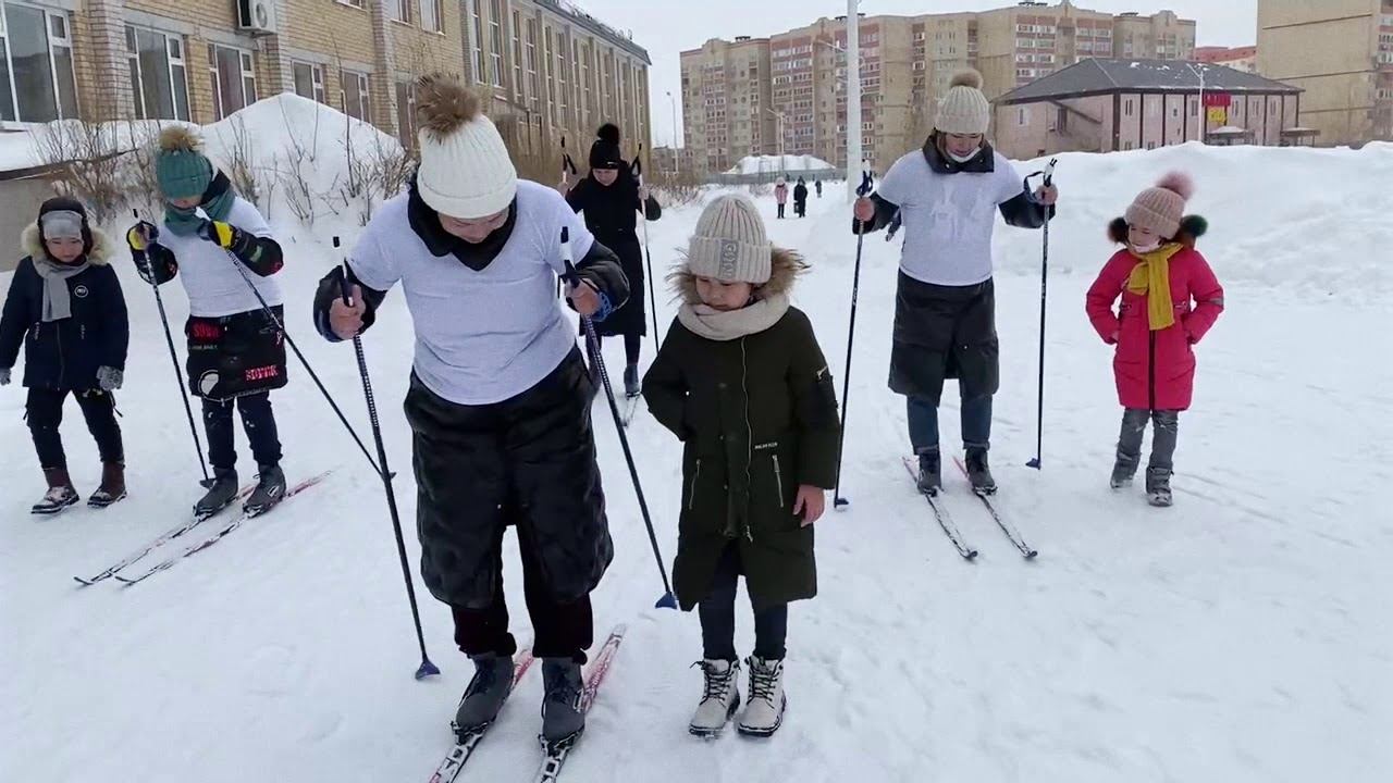 “Спорт - денсаулық кепілі” II кезеңі, 2 "Л" сынып смотреть онлайн