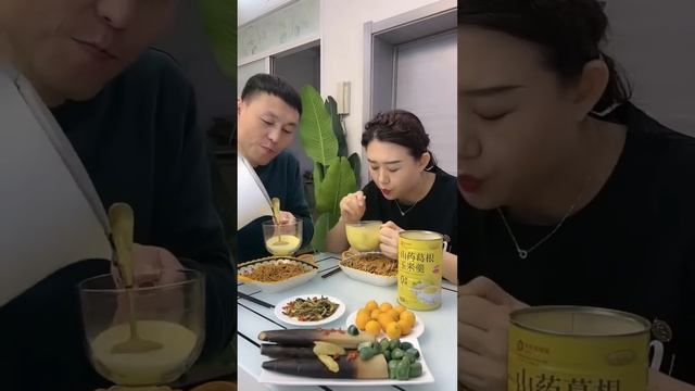 😂🍽️ Family Food Face-Off: The Hilarious Taste Test Challenge! 🎉👨👩👧👦 #funnyfood