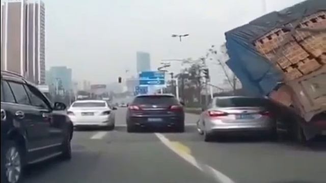 Бывает и так, что каааак зааасыпит смотреть онлайн
