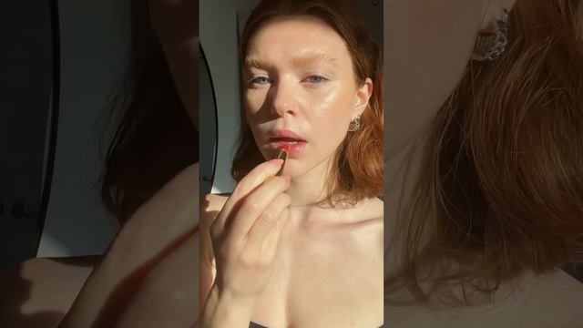 Merit Beauty try on: Finding the perfect shade of red lipstick #cleanbeauty #dewymakeuplook смотреть онлайн