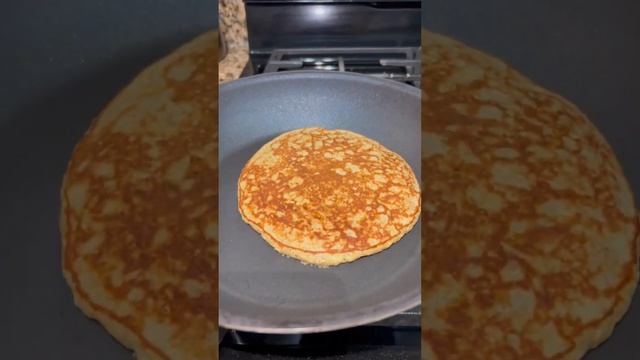 TASTY BANANA PANCAKE WITH OATS 🤤 #food #breakfast #pancake #waffle #recipe #cooking #sweet #dessert смотреть онлайн