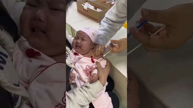 reaksi ketika bayi diimunisasi смотреть онлайн