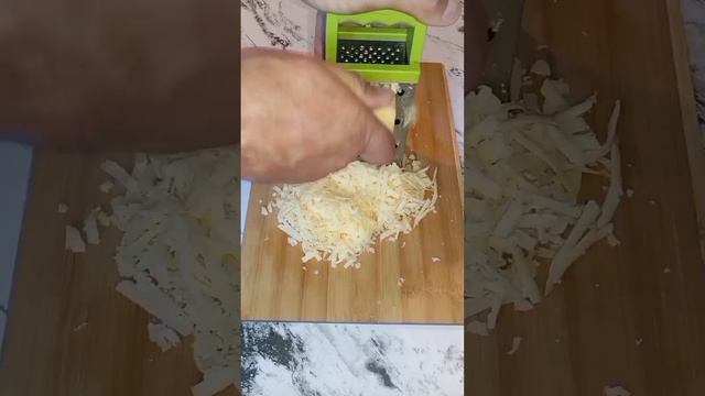 Чебуреки с ветчиной и сыром. смотреть онлайн