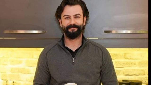 Burak Berkay Akgül Gifts Özge Yağız A Ferrari For Her Birthday!