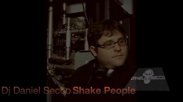 Daniel Secco - Shake People -Feat Dani Moreira смотреть онлайн