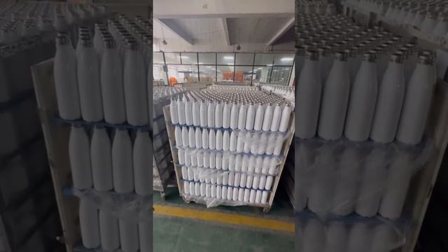 our workshop is very busy , produce 100000pcs of cola shape water bottle every week смотреть онлайн