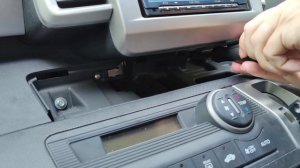 Неудачное снятие магнитолы Gathers VXM-122VFi на Honda Freed