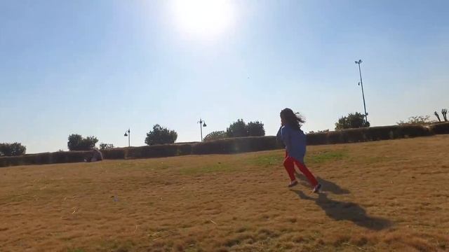 Running Children In A Sunny Day.Бегущие дети в Солнечный День.Kinder Rennen смотреть онлайн