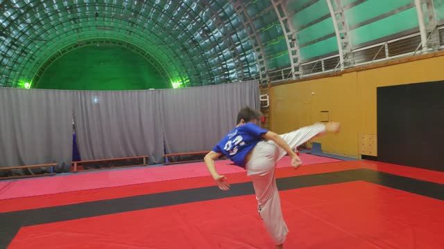 Удары двойка пандэ смотреть онлайн