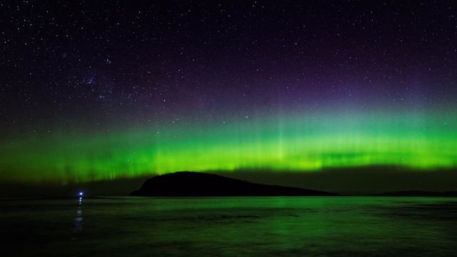 Aurora Australis with Bioluminescence - Betsey Island Tasmania - 4K UHD смотреть онлайн