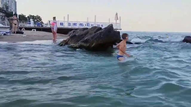 Одесса⚓Воздух 36"С в тени, вода 25"С) Хорошо только в воде!) И только вечером)💚💦😎#уЧерногоМоря✨ Июл смотреть онлайн