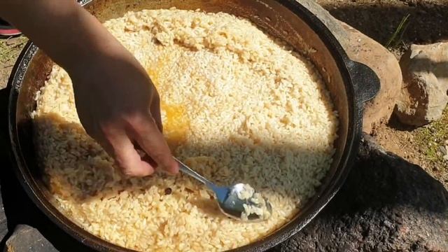 ПЛОВ!/ОЧОКТО, КАЗАНДА ДААМДУУ ПЛОВ ЖАСАЙБЫЗ! УЗБЕКСКИЙ ПЛОВ НА КОСТРЕ! смотреть онлайн
