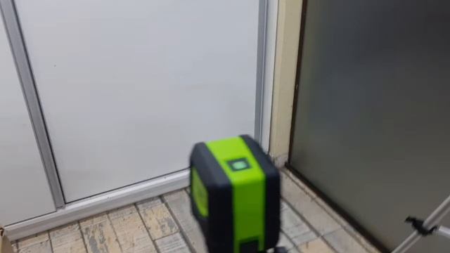 Nível a laser BOSCH GLL 30G comparativo com Nível a laser Sandway Luz Verde e Huepar Luz Verde Gree смотреть онлайн