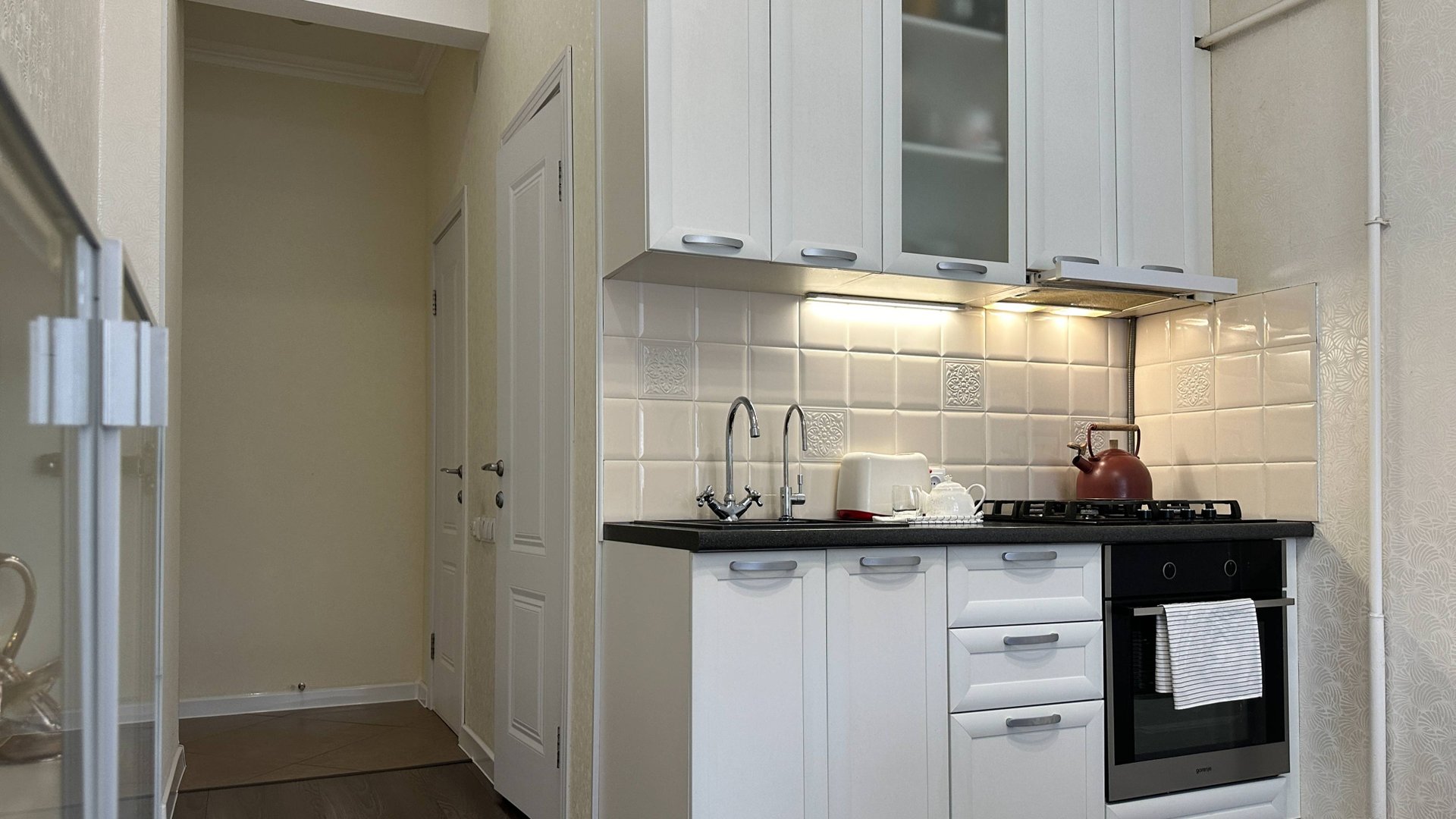 Продается двухкомнатная сталинка