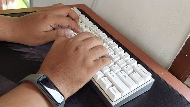 VortexSeries VX5 Pro With Fantech Maxfit61 Aluminum Case Typing Test