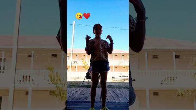 вечеро либо ближе к нему мы пойдём купаться я умею плавать только под водой