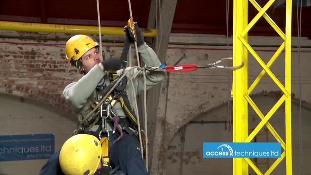 Rescue past a deviation, IRATA Level 2 смотреть онлайн