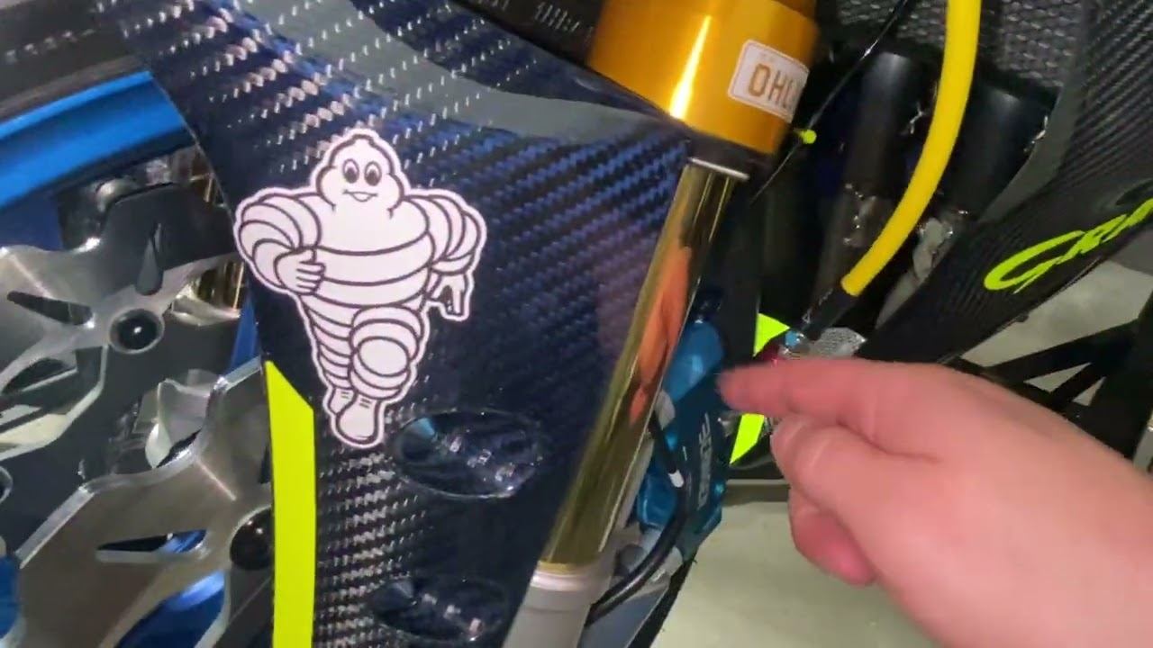 2020 YAMAHA R6 WITH BERINGER AEROTEC CALIPERS, VENHILL BRAKE LINES & GALESPEED VRC19 MASTER OVERVIE смотреть онлайн