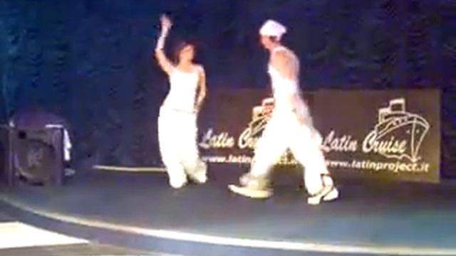 Salsa Cubana by Andrea e Tania, Latin Cruise 2008 смотреть онлайн