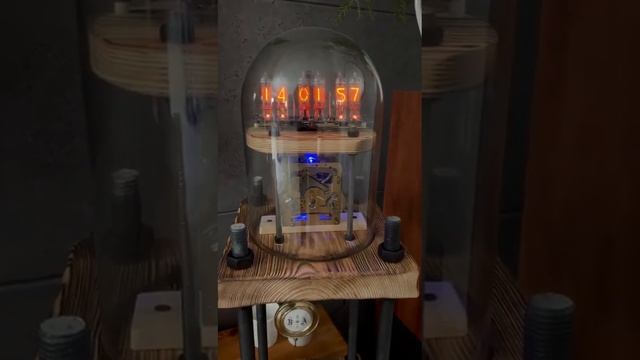 Zegar nixie z wahadłem смотреть онлайн