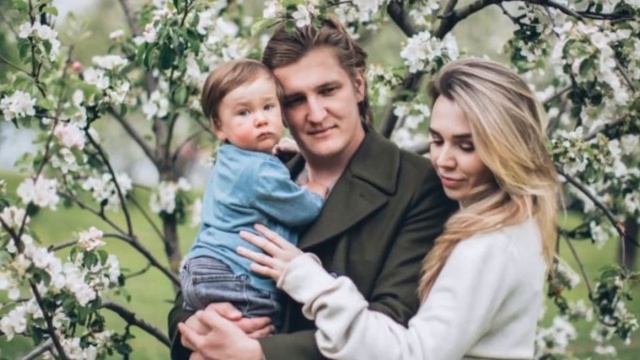 Наше тихое семейное счастье, любовь не судят. Она всепоглощающа И либо она есть, либо ее нет смотреть онлайн