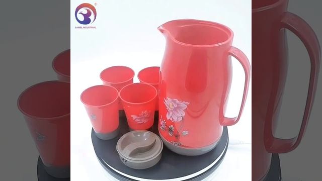 1.5L Insulated Hot And Cold Plastic Water Jug Set With 4 Cups