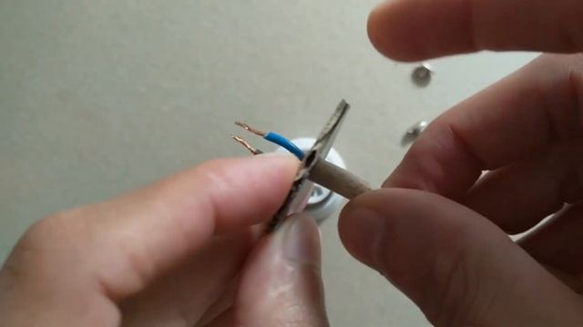 How to make an adapter from a LED bulb.. смотреть онлайн