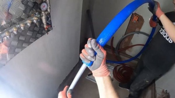 Разводка в квартире из сшитого полиэтилена.