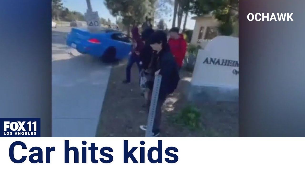 Car crashes into crowd of students in Anaheim смотреть онлайн