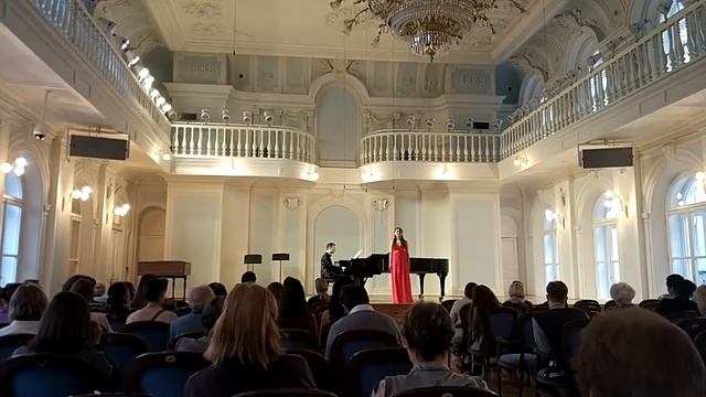 Р.Яхин - Дулкыннар (Волны) - В. Ступина (сопрано), Ф.Бахтияров (фортепиано) - Рахманиновский зал МГ смотреть онлайн