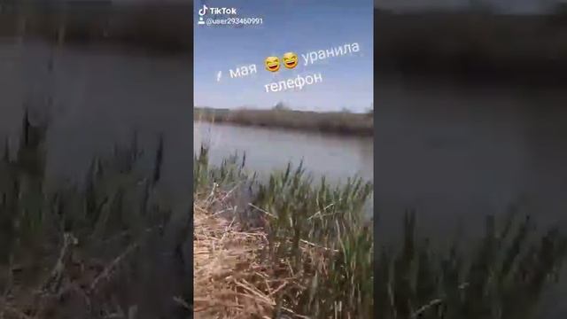 Уранила в воду телефон!?!!?!?!?!?😯 смотреть онлайн