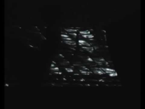 Свечение крыши направленным лучом с НЛО.avi смотреть онлайн