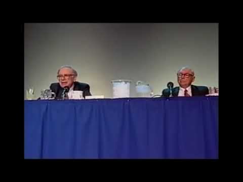Warren Buffett & Charlie Munger talk 'the mind of the consumer' смотреть онлайн