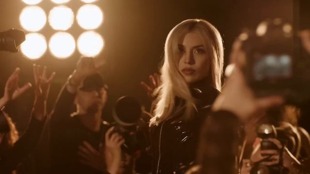 艾娃麥絲 Ava Max - My Oh My (華納官方中字版) смотреть онлайн