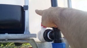 Водонапорная башня у дяди Вити из трех еврокубов. Как я соединил три еврокуба вертикально.