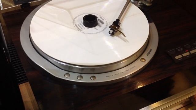 Đầu đĩa Than Victor