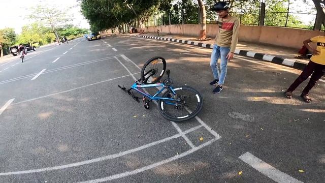 Burn out maardiya Aaj 💥|| Omg peg wheelie kardi 😱|| slow race kardi 😨| смотреть онлайн