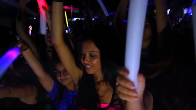 USC Phi Sigma Kappa Presents: MasqueRave 2 [feat. The Chainsmokers & Them Lost Boys] смотреть онлайн