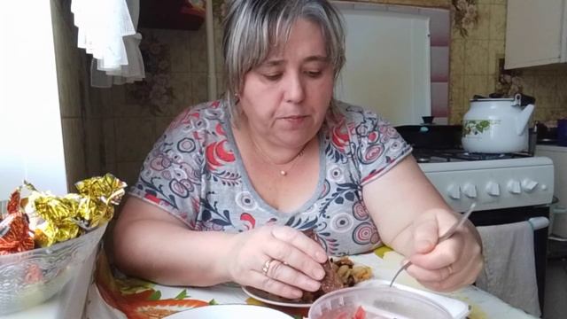 Тест-Мукбанг. На новой сковородке жарю картошечку и батон с яйцом. смотреть онлайн