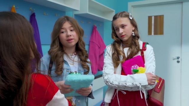 KAMIL ET AMINA SONT DE RETOUR SUR LE CAMPUS 🔥 Que Cachent Les Filles Sur Le Campus? | Campus France