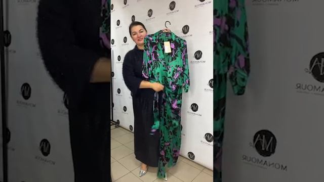 Нарядная женская одежда больших размеров на Новый год 2025 смотреть онлайн