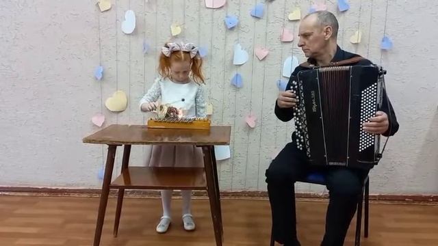 Линяева Милана " Попурри на тему русских народных песен" смотреть онлайн